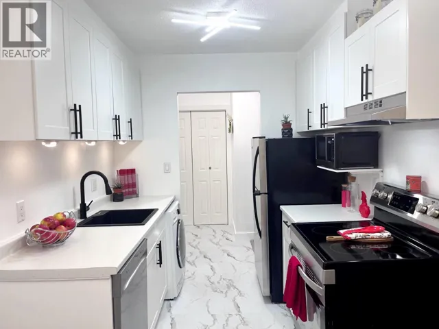 212 780 PREMIER STREET, North Vancouver, British Columbia V7J2G8