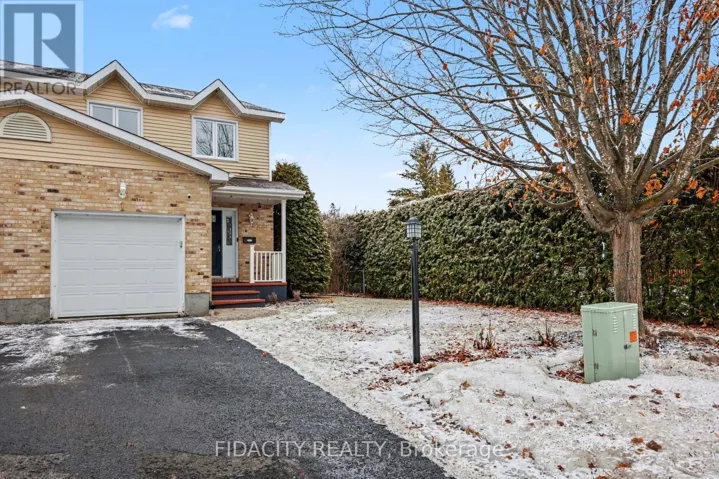 1 KATHLEEN CRESCENT, Ottawa, Ontario K2S1L6