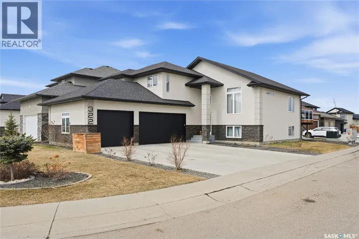 322 Glacial Shores MANOR, Saskatoon, Saskatchewan S7S1N1