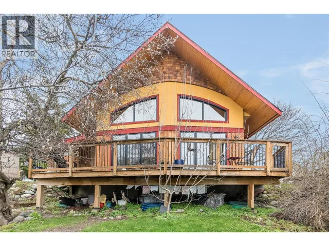 338 C Avenue, Kaslo, British Columbia V0G1M0