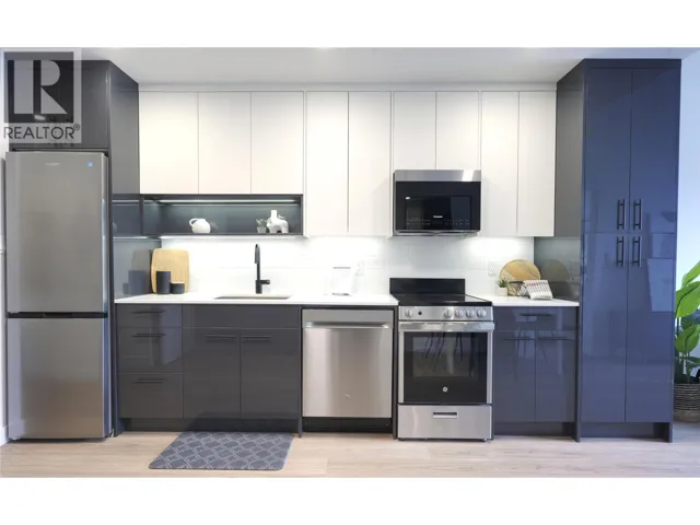 1380 Pridham Avenue Unit# 214, Kelowna, British Columbia V1Y6B5