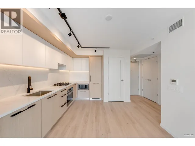 2F 5189 EARLES STREET, Vancouver, British Columbia V5R0M7