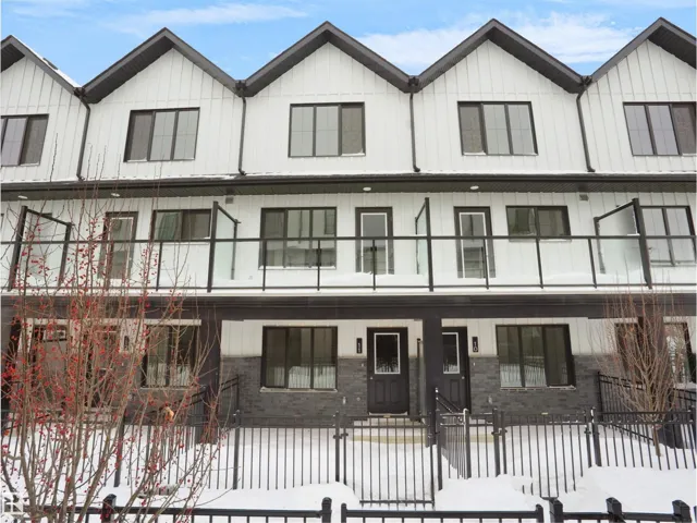 #11 29 AIRPORT RD NW, Edmonton, Alberta T5G2P9