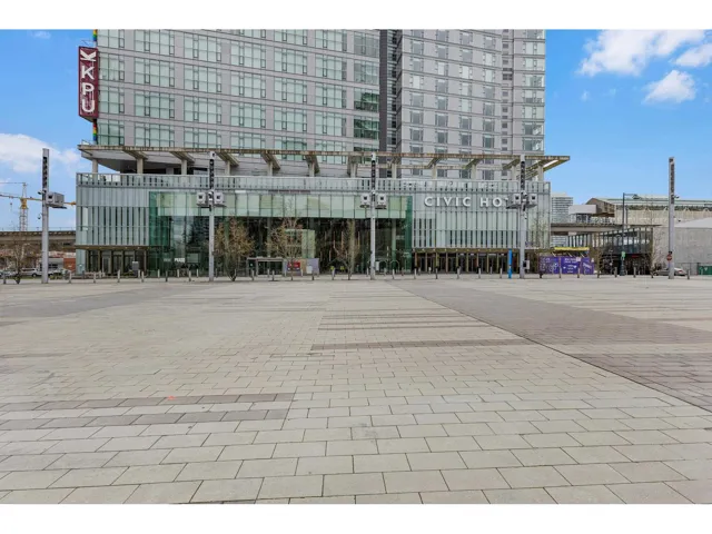 4304 13495 CENTRAL AVENUE, Surrey, British Columbia V3T0K2