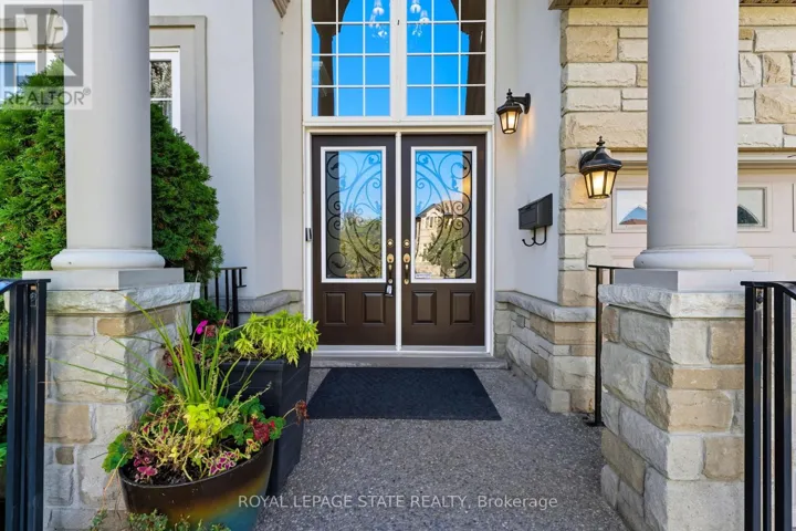 20 LORUPE COURT, Hamilton (Meadowlands), Ontario L9G0C8