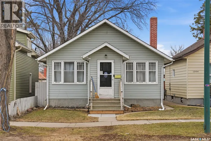 1306 C AVENUE N, Saskatoon, Saskatchewan S7L1K8