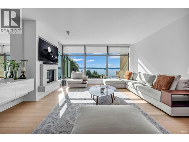 401 3315 CYPRESS PLACE, West Vancouver, British Columbia V7S3J7