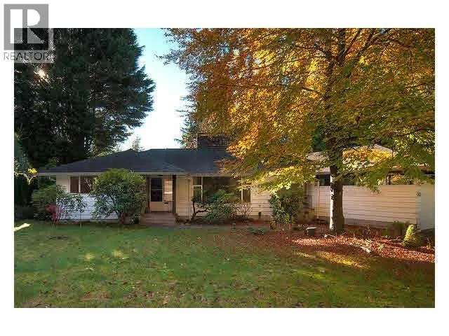 G/F 640 STEVENS DRIVE, West Vancouver, British Columbia V7S1C9