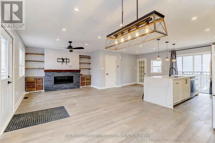 1 - 84 FOCH AVENUE, Toronto (Alderwood), Ontario M8W3X6