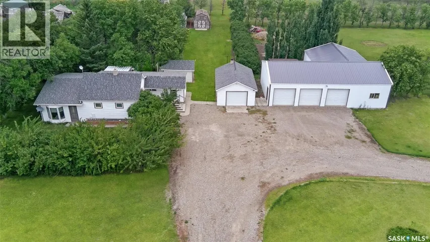 Fehr Acreage, Coulee Rm No. 136, Saskatchewan S9H4J8
