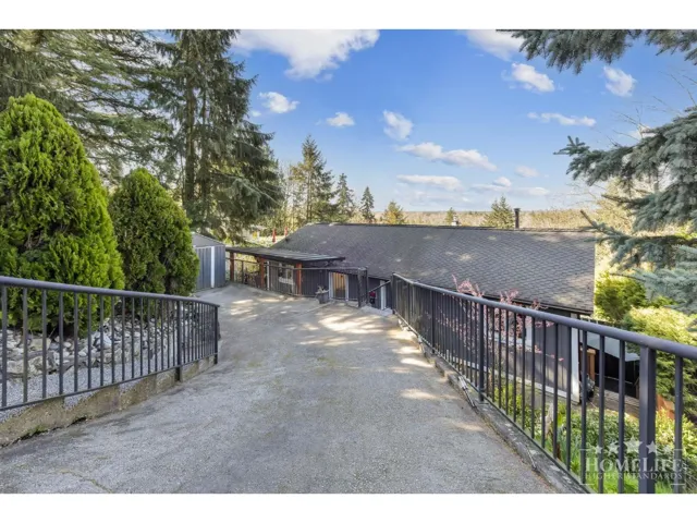 Upper House 7437 GARFIELD DRIVE, Delta, British Columbia V4C6X9