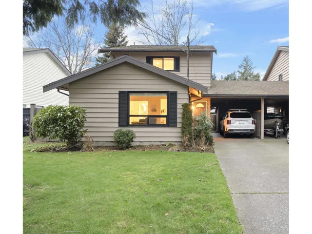 13507 15 AVENUE, Surrey, British Columbia V4A5H4