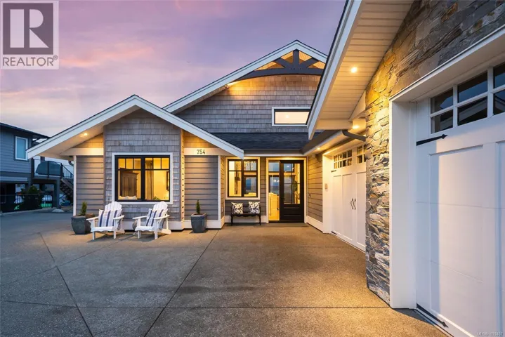 754 Nelson Rd, Campbell River, British Columbia V9H0A1