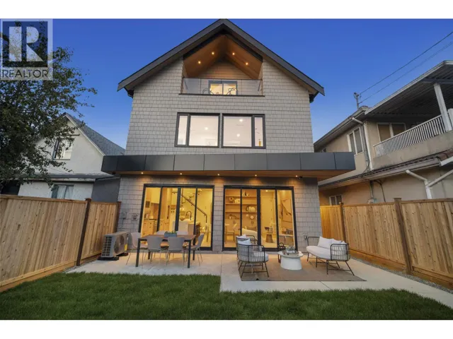 2 5033 PRINCE ALBERT STREET, Vancouver, British Columbia V5W3C5