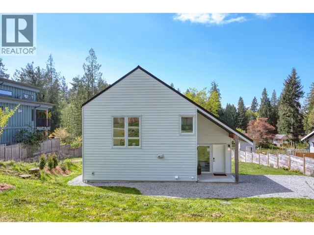 3477 SPRUCE ROAD, Roberts Creek, British Columbia V0N2W2