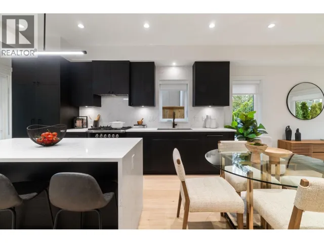 1 2541 GRANT STREET, Vancouver, British Columbia V5K3G6