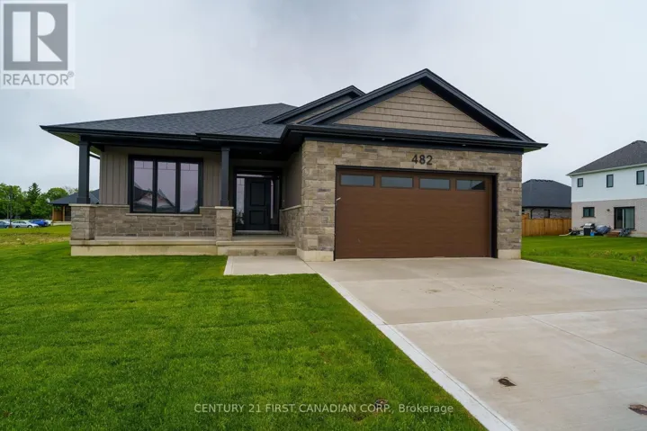 482 JULIANNA COURT, Plympton-Wyoming (Plympton Wyoming), Ontario N0N1T0