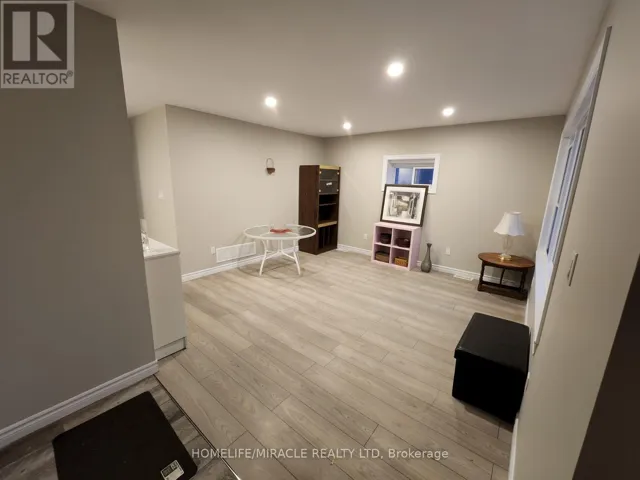 408 UPPER WELLINGTON STREET W, Hamilton (Centremount), Ontario L9A3P1