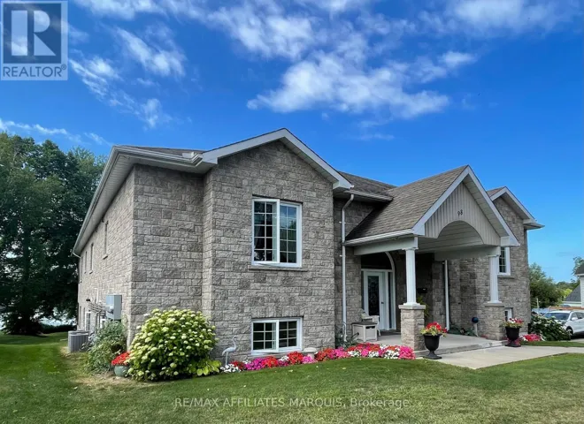 UNIT 4 - 98 QUEEN STREET, Smiths Falls, Ontario K7A3N4