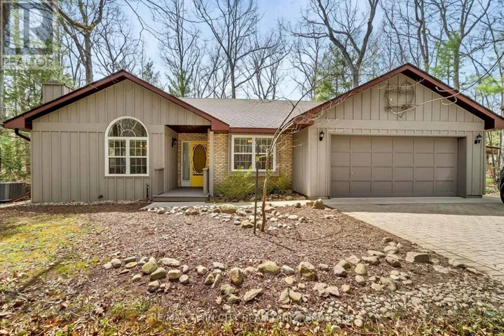 10325 GRAND OAKS DRIVE, Lambton Shores (Grand Bend), Ontario N0M1T0