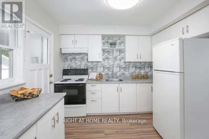 MAIN FLOOR - 57 WILSTEAD DRIVE, Newmarket (Central Newmarket), Ontario L3Y4T8