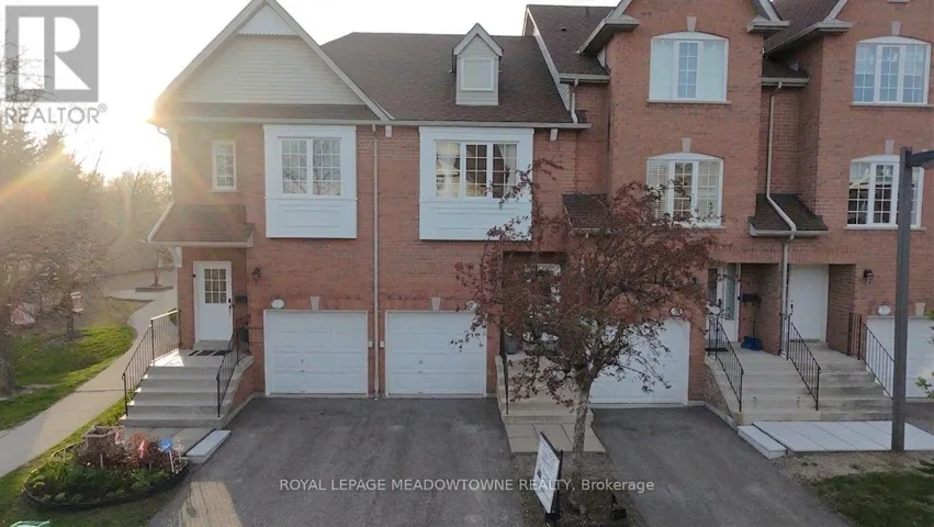 2 - 1591 SOUTH PARADE COURT, Mississauga (East Credit), Ontario L5M6G1