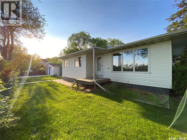 320 2 STREET E, Carnduff, Saskatchewan S0C0S0