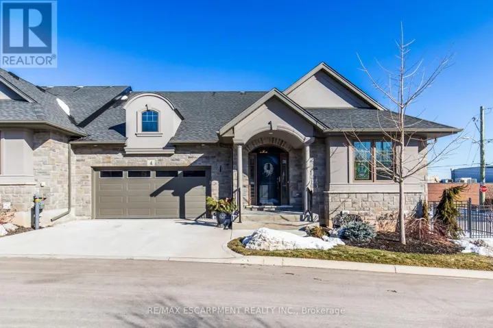 4 - 3757 ST. PETER AVENUE, Niagara Falls (Stamford), Ontario L2J0G2