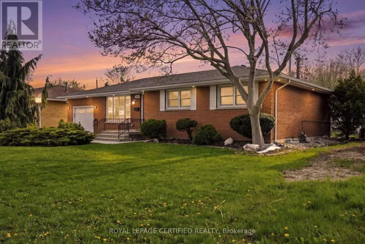 2435 MCKAY AVENUE, Windsor, Ontario N9E2P4