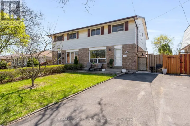 102 BERKINDALE DRIVE, Hamilton (Riverdale), Ontario L8E1M5