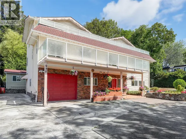 948 McKenzie Ave, Saanich, British Columbia V8X3G5