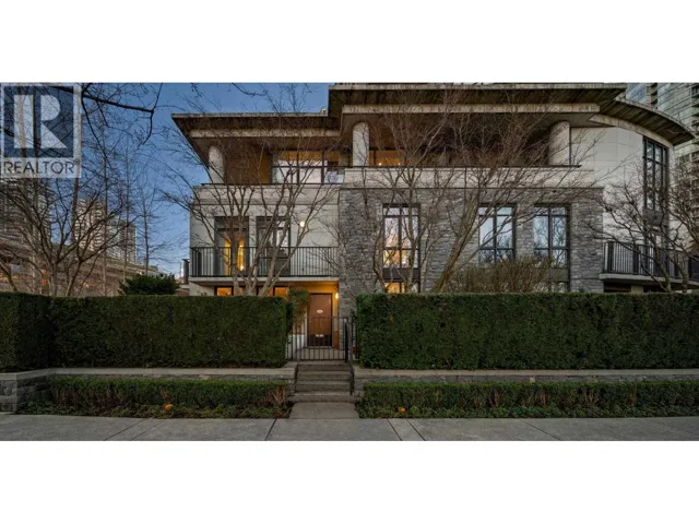 595 BEACH CRESCENT, Vancouver, British Columbia V6Z3E4