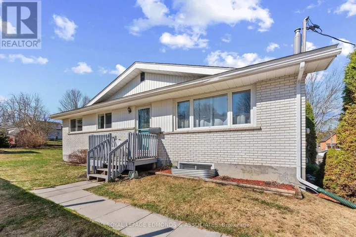 498 ESTELLE STREET, Pembroke, Ontario K8A3G8