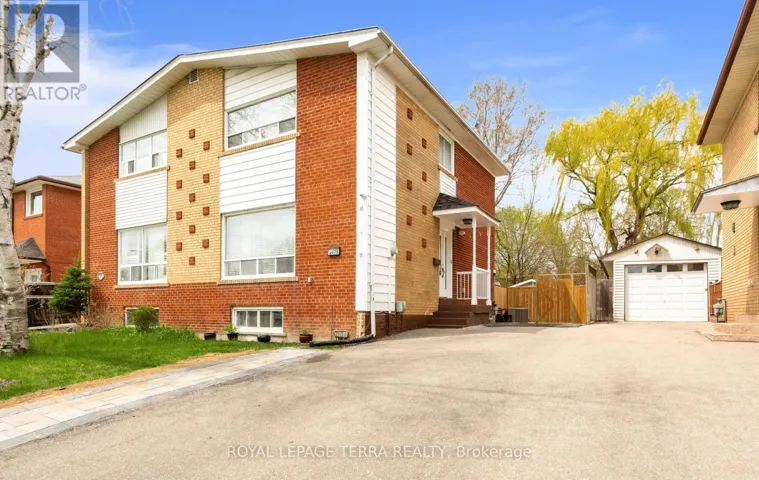 2475 BROOKHURST ROAD, Mississauga (Clarkson), Ontario L5J1R4