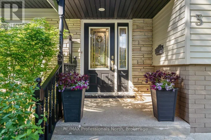 3 SCOTIA AVENUE, Brantford, Ontario N3R5P9