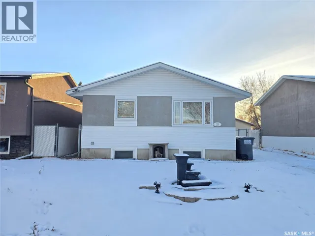 210 Western CRESCENT, Saskatoon, Saskatchewan S7H4J6