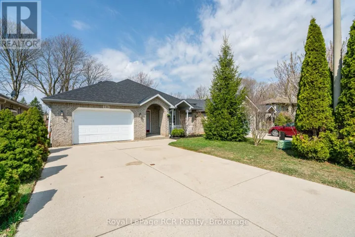 246 16TH AVENUE, Hanover, Ontario N4N3V3