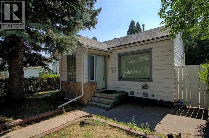 249 23 Avenue NE, Calgary, Alberta T2E1V8