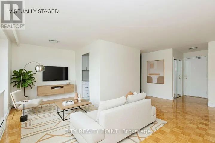 210 - 2 GRANDSTAND PLACE, Toronto (Thorncliffe Park), Ontario M4H1E2