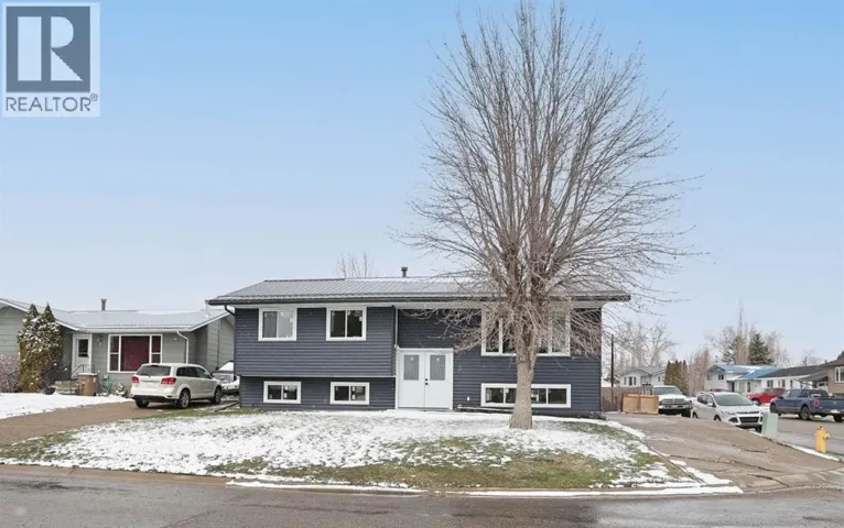 3 Lake Newell Bay E, Brooks, Alberta T1R0L6