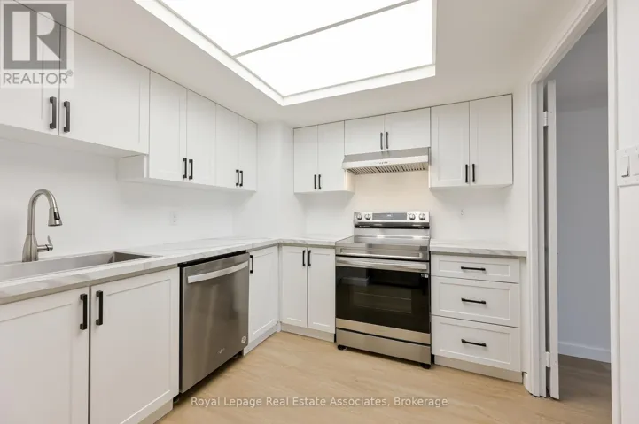 211 - 4460 TUCANA COURT, Mississauga (Hurontario), Ontario L5R3K9