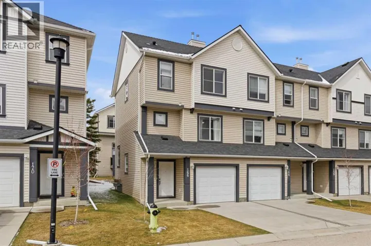 166 Everhollow Heights SW, Calgary, Alberta T2Y5B3