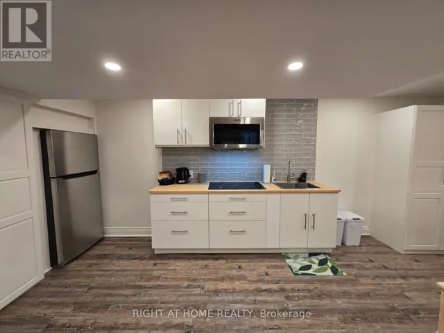 B - 63 QUEENS AVENUE, Toronto (Mimico), Ontario M8V2N2