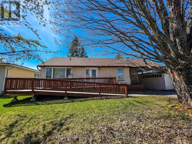 120 PICADILLY CIRCLE, Iroquois Falls, Ontario P0K1E0
