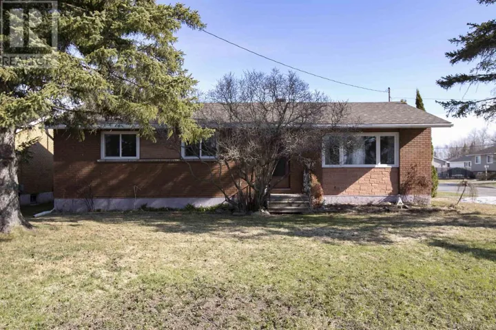 2 Winfield DR, Sault Ste. Marie, Ontario P6C2M9