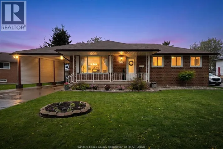 2977 SCOTIA DRIVE, Windsor, Ontario N8T2G7