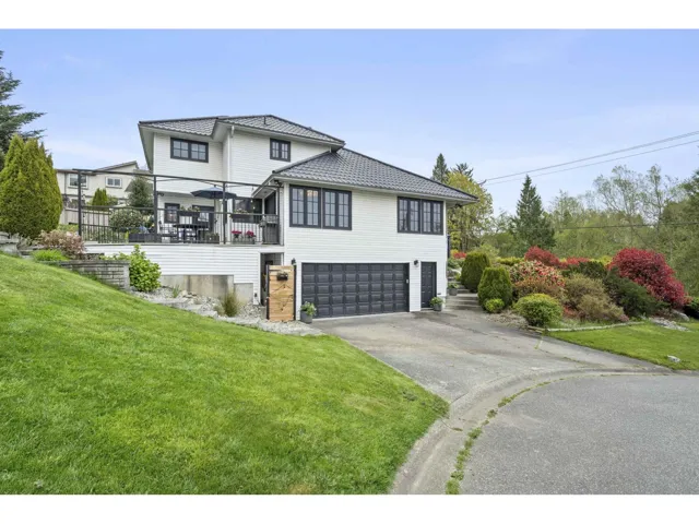 16071 8 AVENUE, Surrey, British Columbia V4A1A1