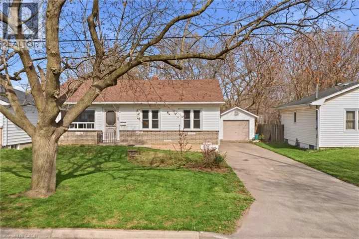 36 WOODELM Drive, St. Catharines, Ontario L2M4N3