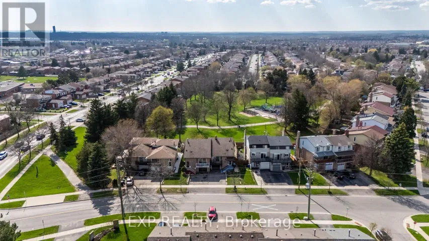 88 ENGLISH STREET, Brampton (Brampton West), Ontario L6X2P6