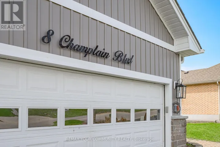 8 CHAMPLAIN BOULEVARD, Kawartha Lakes (Lindsay), Ontario K9V0H9